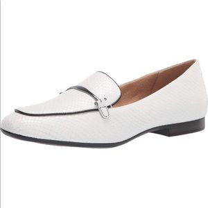 Naturalizer Emiline L White Snake Print Leather Flats Loafer